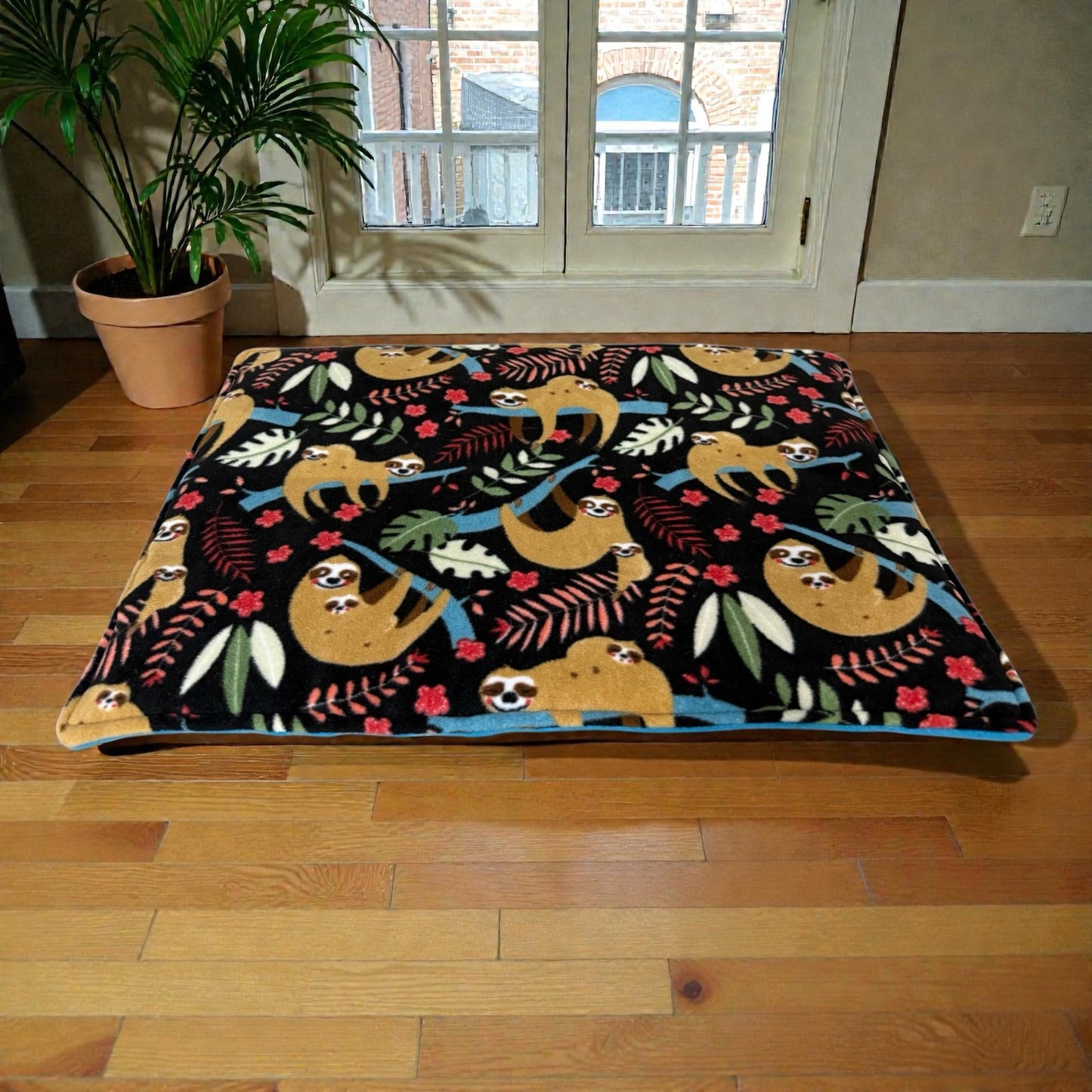 Guolis pagalvėlė katėms – flisinis | Mėlynas su tinginiais