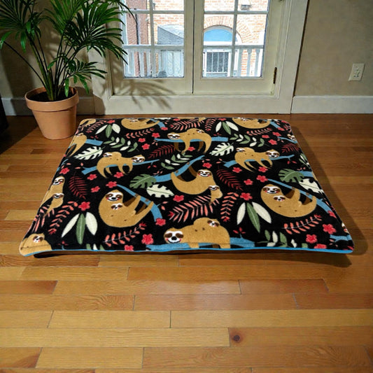 Guolis pagalvėlė katėms – flisinis | Mėlynas su tinginiais