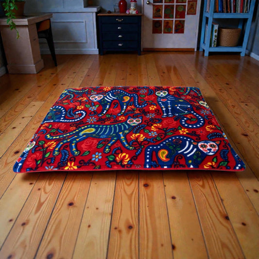 Guolis pagalvėlė katėms – flisinis | Raudonas su raštu