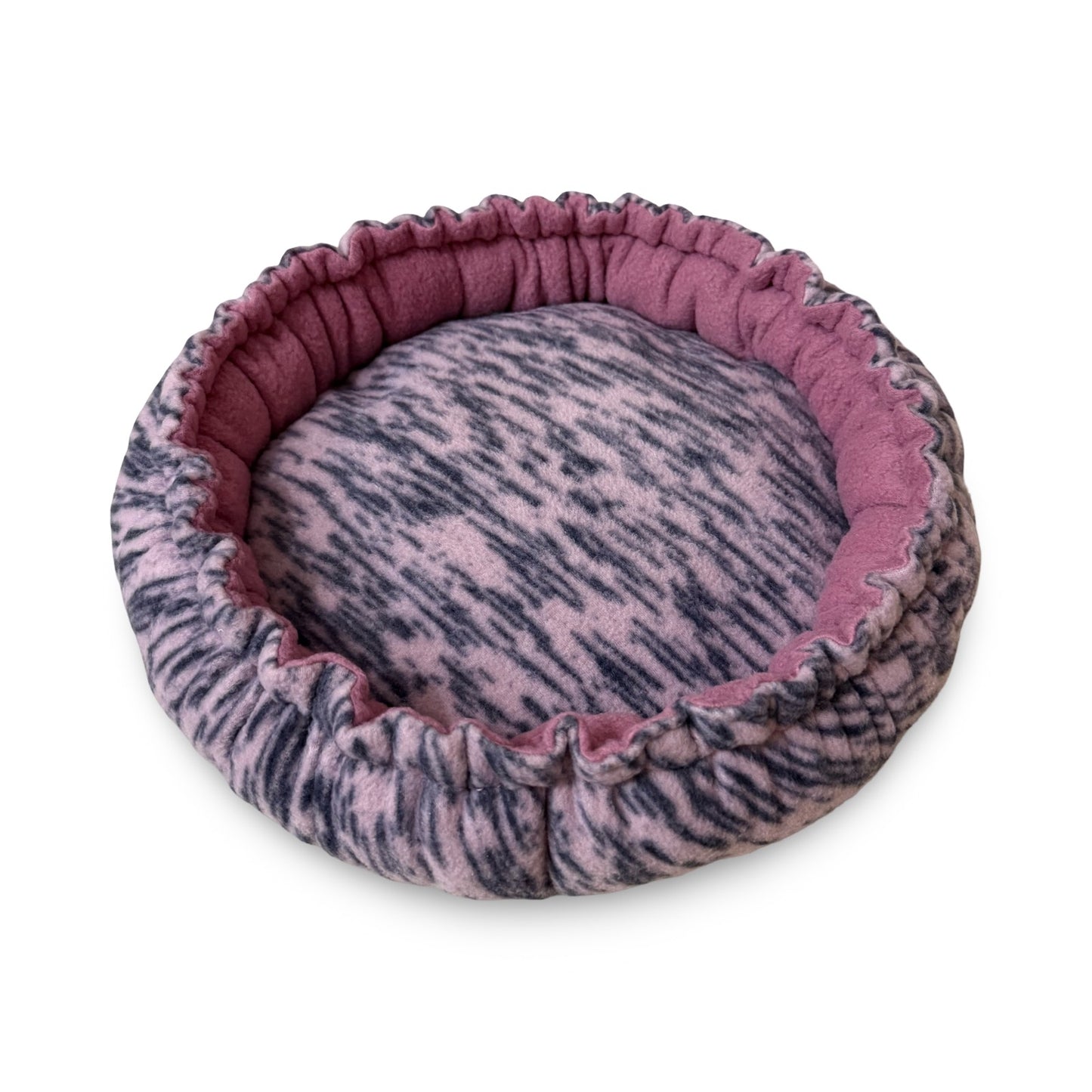 Jūrų kiaulyčių guolių komplektas „Rožinis miražas“ – tuneliukas, miegmaišis, Pufas ir pagalvėlė