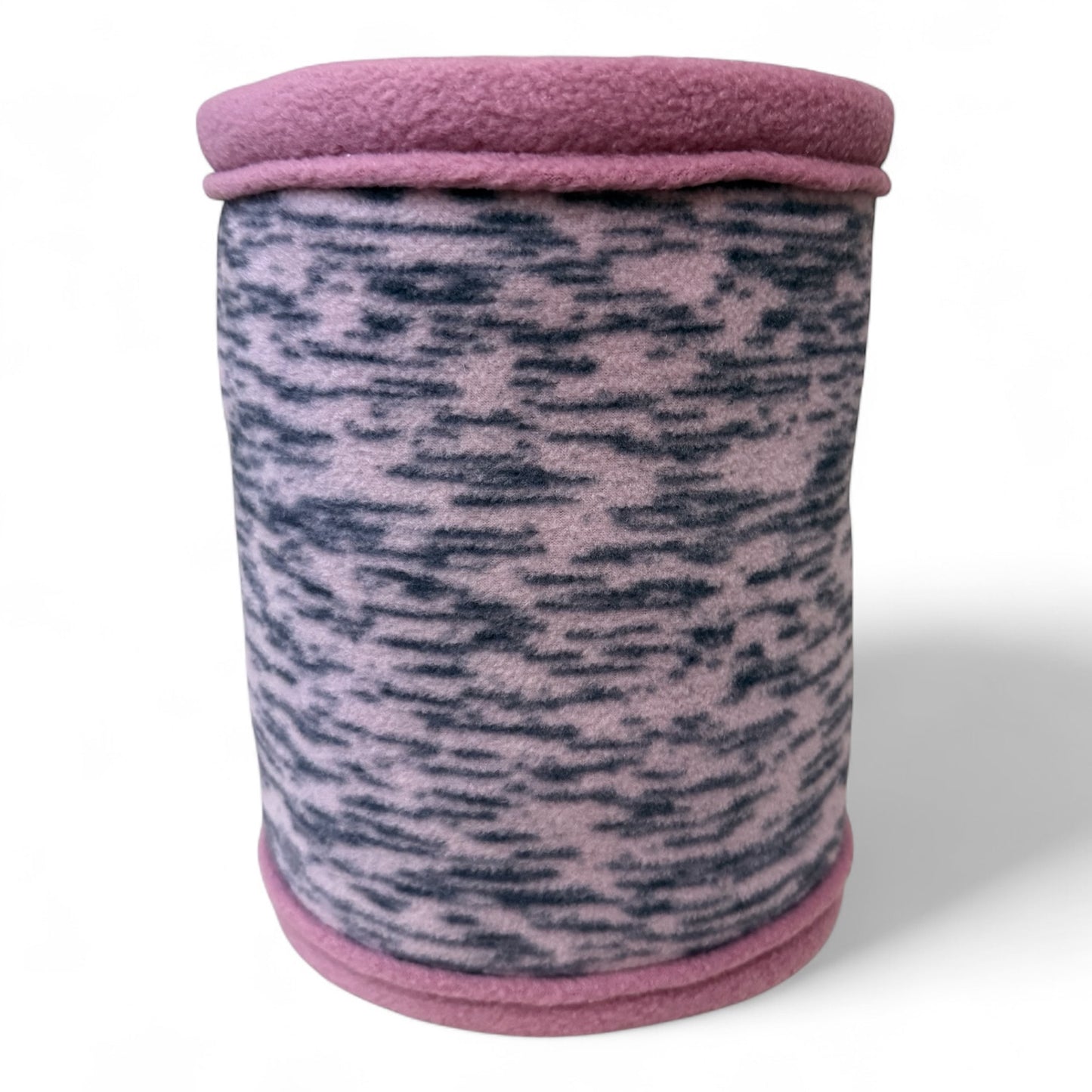 Jūrų kiaulyčių guolių komplektas „Rožinis miražas“ – tuneliukas, miegmaišis, Pufas ir pagalvėlė