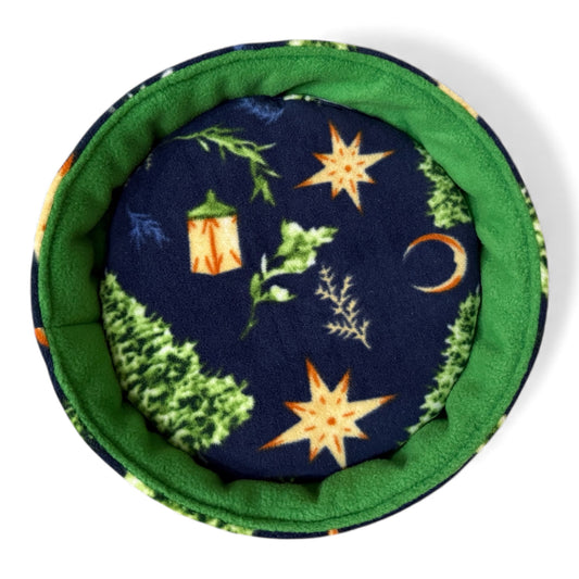 Kalėdinis guolis jūrų kiaulytei Lėkštė – minkštas, neperšlampamas, žalias su eglutėm