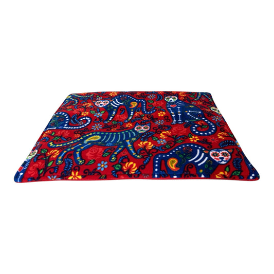 Guolis pagalvėlė katėms – flisinis | Raudonas su raštu