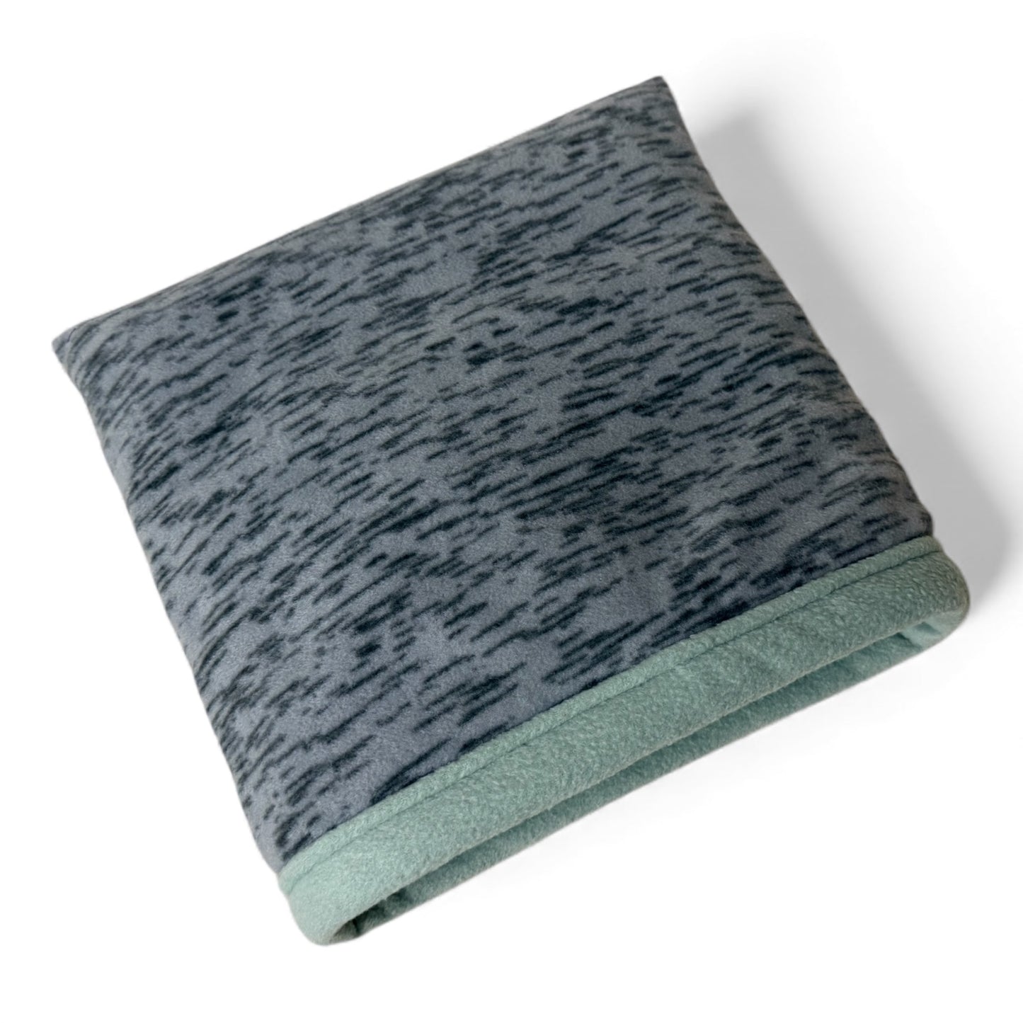 Flisinis guolis–miegmaišis jūrų kiaulytei – pilkas su dryžiais