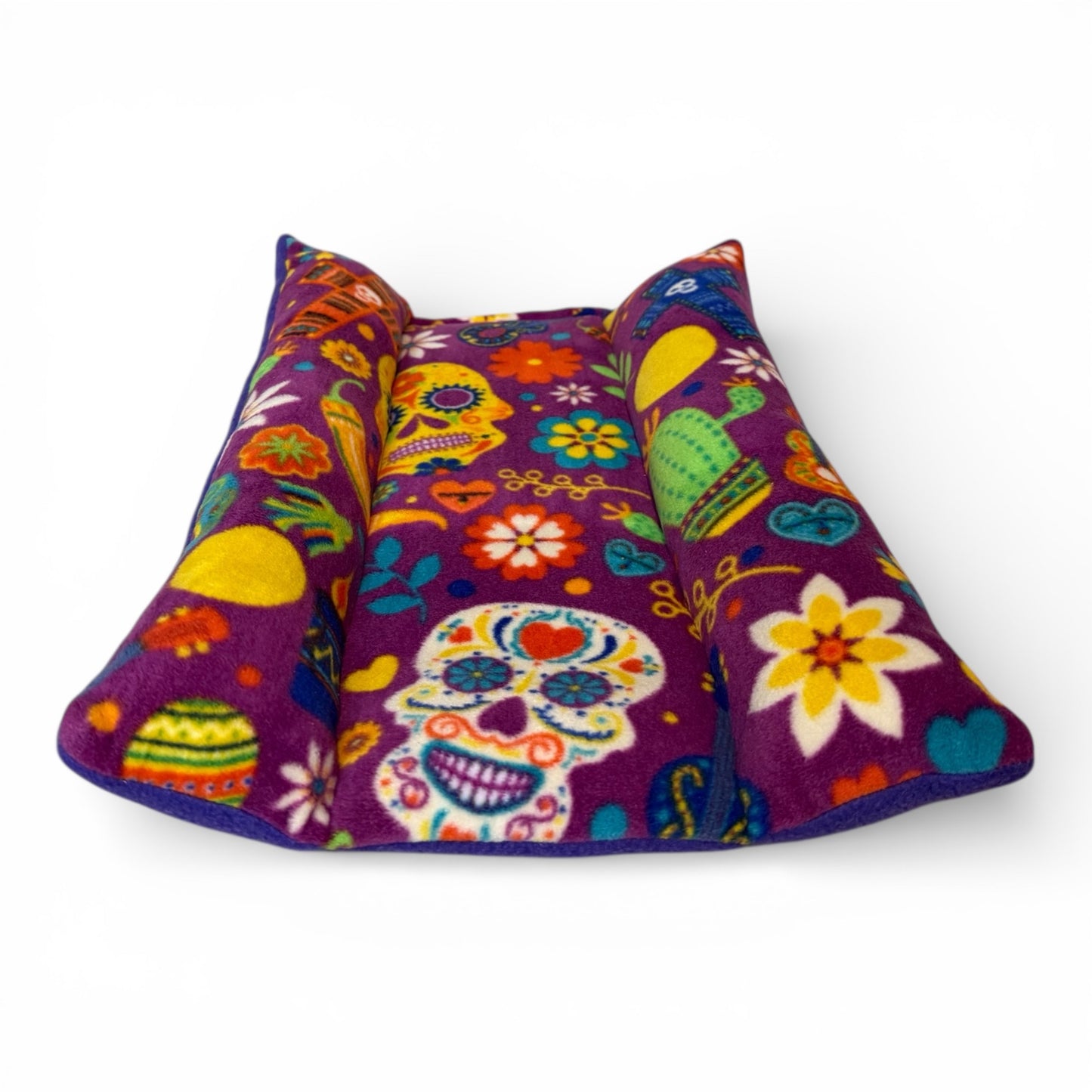 Jaukuolis triušiui – minkštas guolis poilsiui ir miegui su raštu