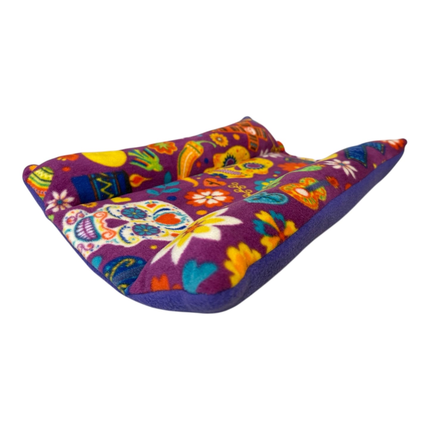 Jaukuolis triušiui – minkštas guolis poilsiui ir miegui su raštu