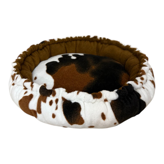 Flisinis guolis Pufas jūrų kiaulytei – minkštas rankų darbo, rudas su karvės raštu