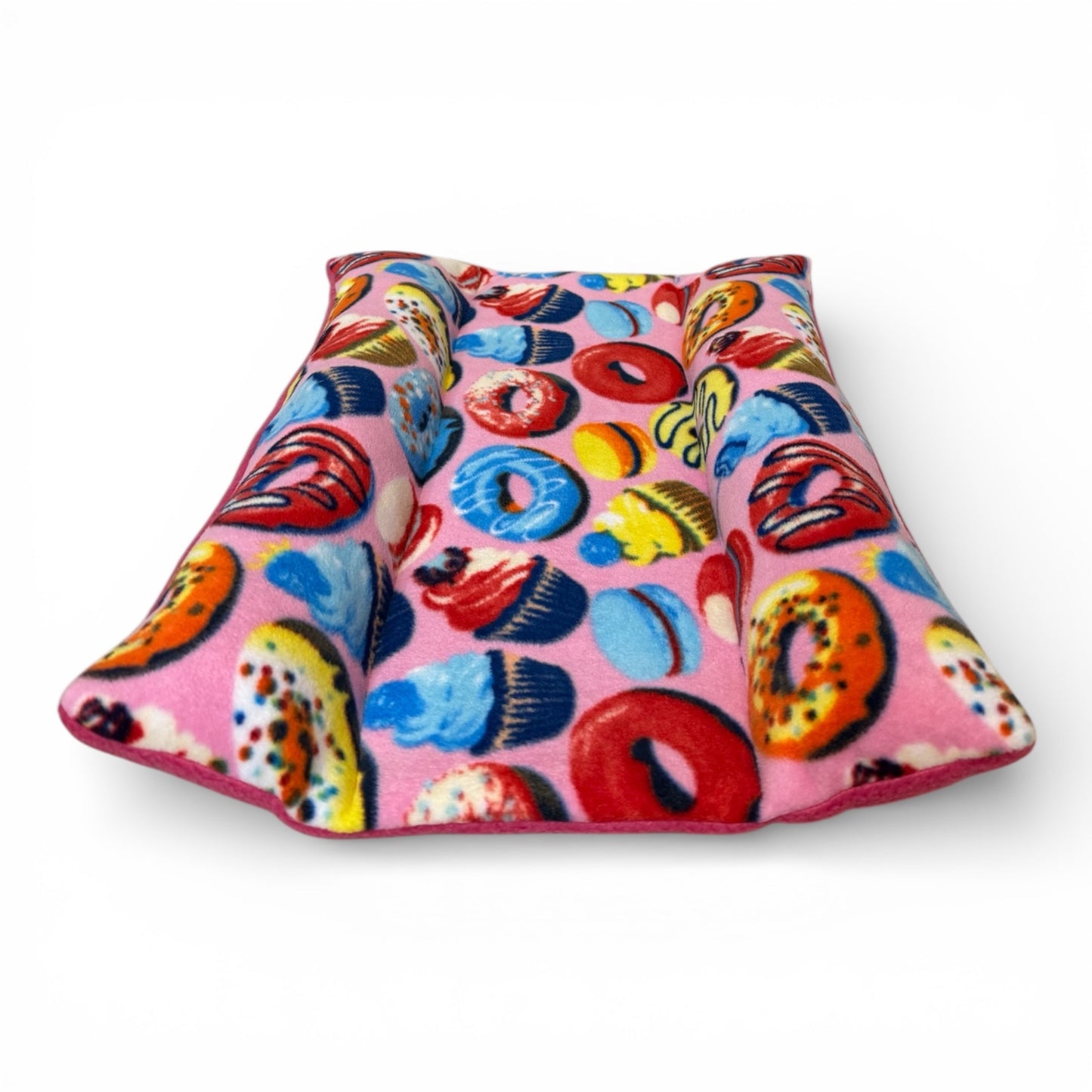 Jaukuolis triušiui – minkštas guolis poilsiui ir miegui su spurgom