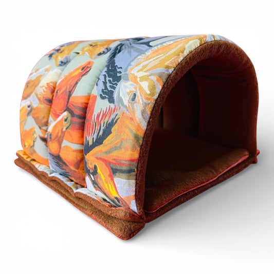 Šiltnamis – tunelio formos flisinis guolis jūrų kiaulytei – su arkliais