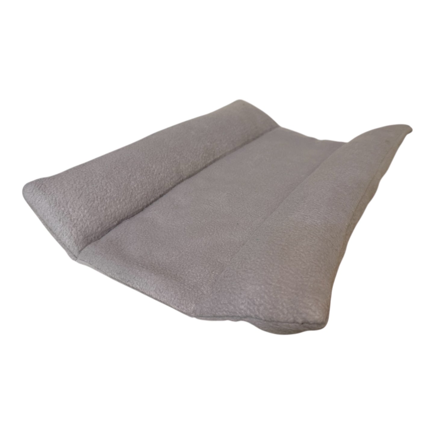 Jaukuolis triušiui – minkštas guolis poilsiui ir miegui, pilkas