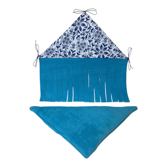 Komplektas jūrų kiaulytėms „Mėlynos gėlės“ | Kampinė slėptuvė, kampinė pagalvėlė