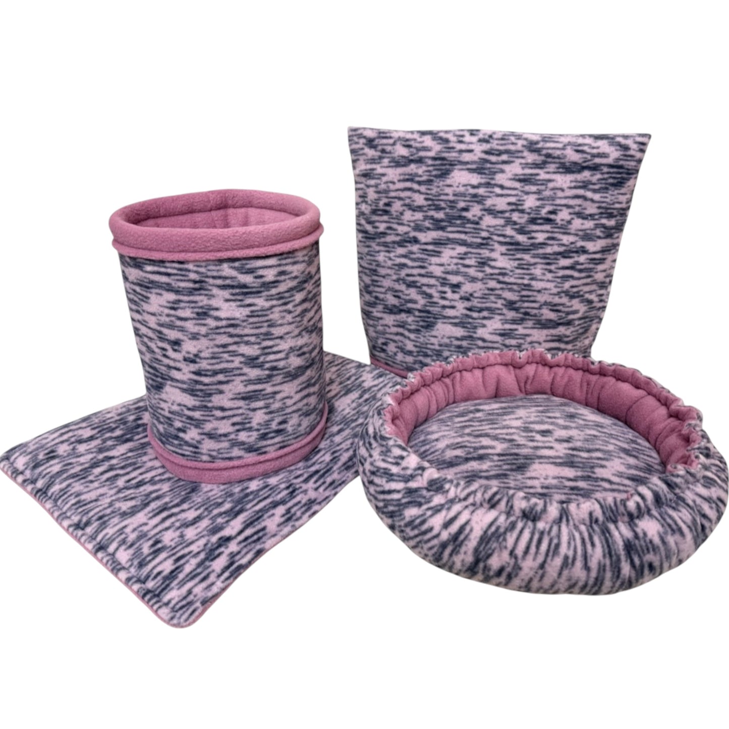 Jūrų kiaulyčių guolių komplektas „Rožinis miražas“ – tuneliukas, miegmaišis, Pufas ir pagalvėlė